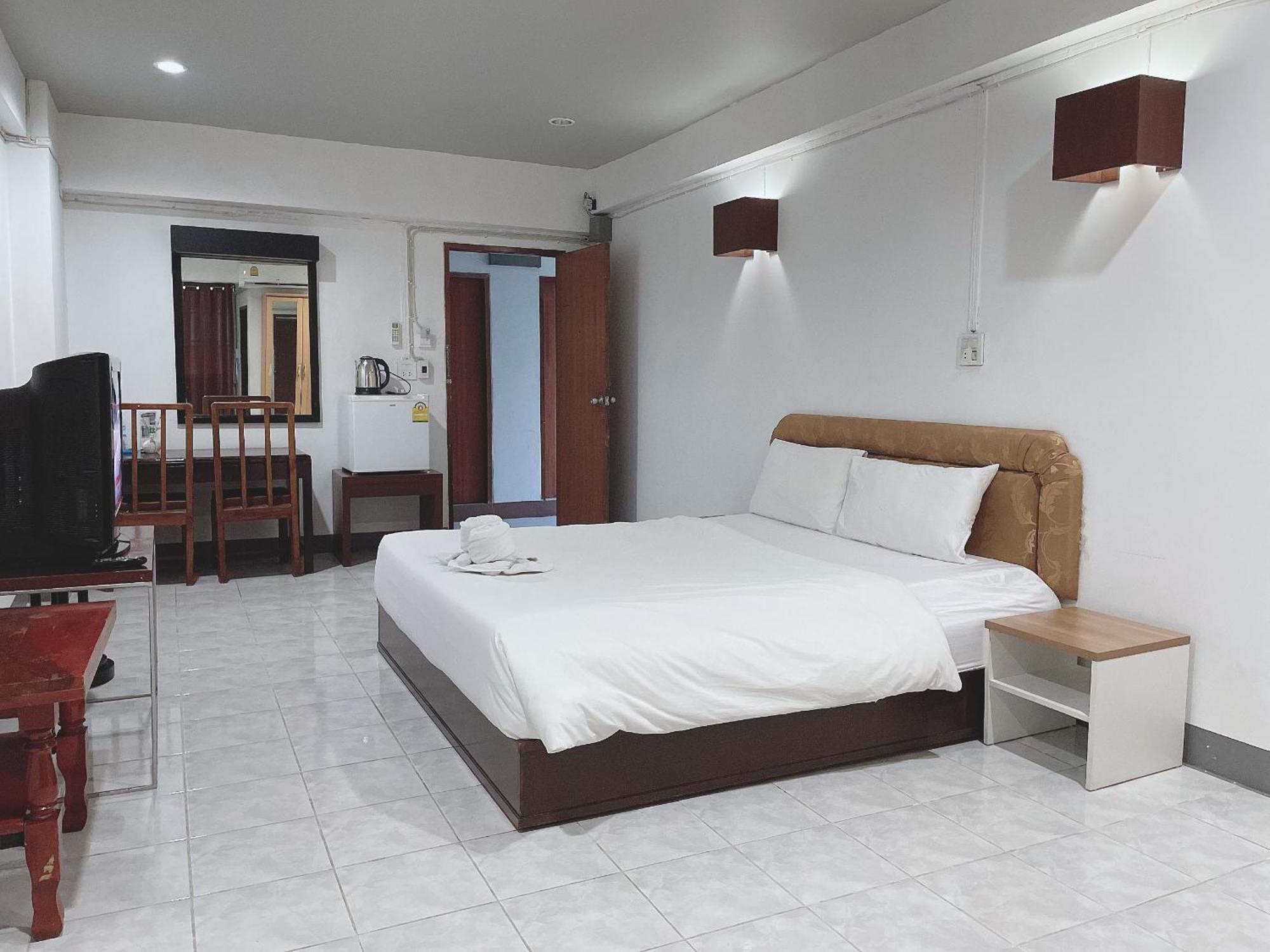 โรงแรมวินบางนา Win Bangna Hotel Bangkok Esterno foto